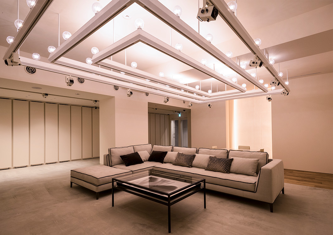 「Dialogues in Form 北欧陶芸とフレンチヴィンテージ」於 Art Salon SCÈNE